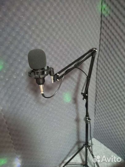 Студийный микрофон