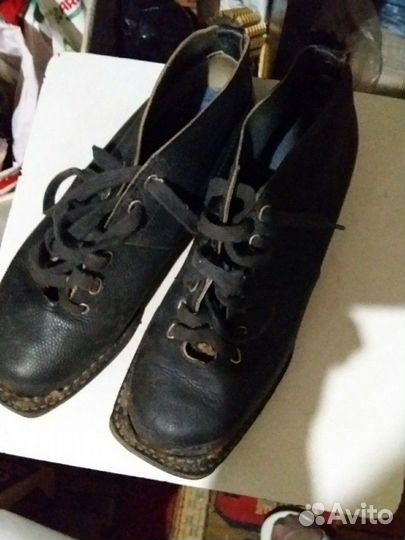 Лыжные ботинки.лыжи