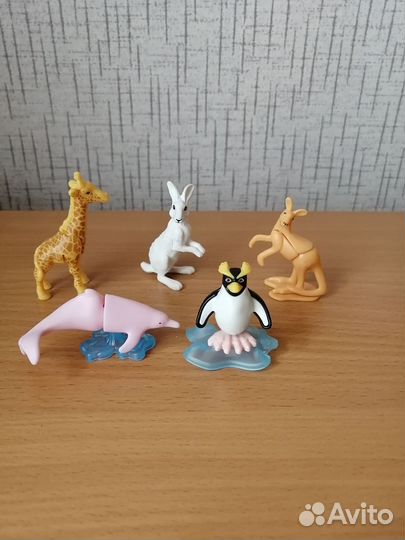 Игрушки из киндера леди баг, natoons и другие