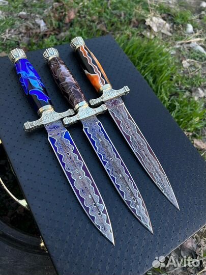 Нож из дамасской стали