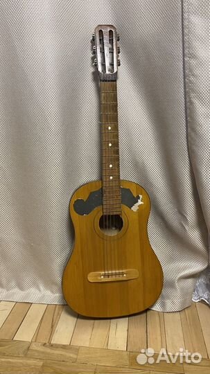 Акустическая гитара