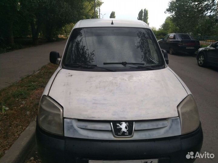 Капот Peugeot Partner 2007 года