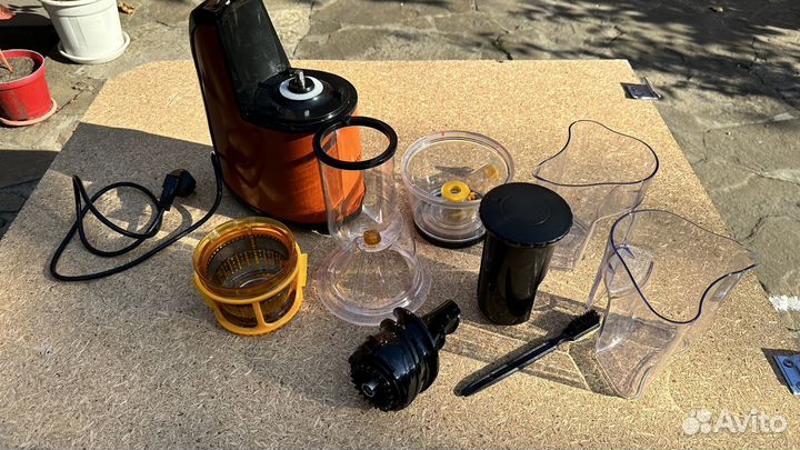 Соковыжималка шнековая kitfort кт-1102