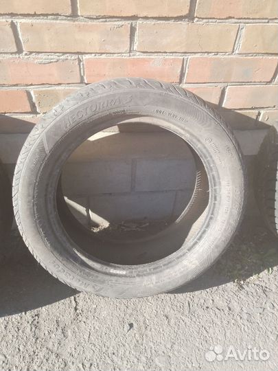 Goodyear UltraGrip 185/60 R15 и 185/60 R15 80