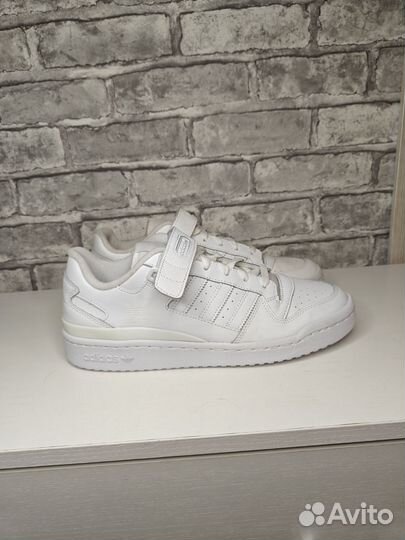 Кроссовки adidas Forum