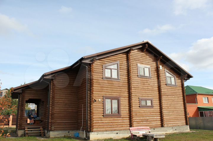 Коттедж 225 м² на участке 12 сот.