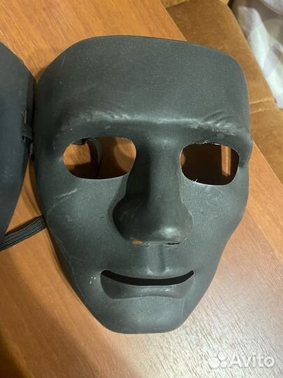 Маска черная карнавальная