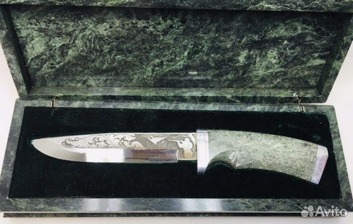 Нож Златоуст в футляре из змеевика