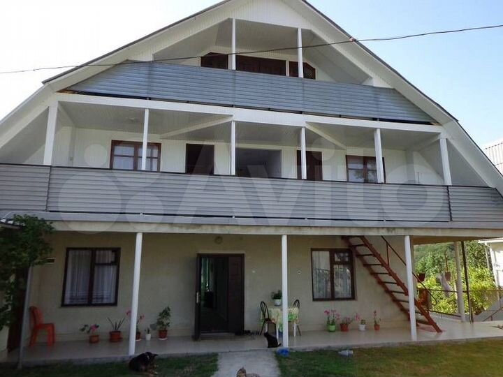 Дом 325 м² на участке 9 сот.