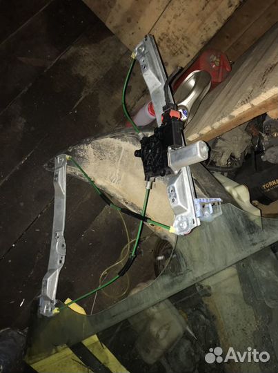 Стеклоподъемник правый Opel Corsa D