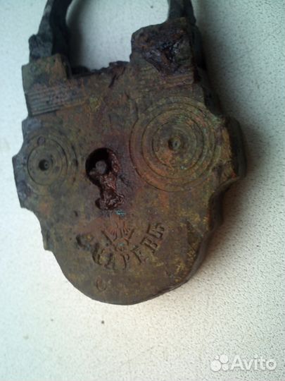 Замок навесной. бронза. царизм. клеймо И инициалы
