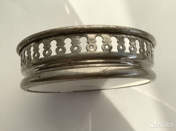 Старинная тарелочка фарфор в металле