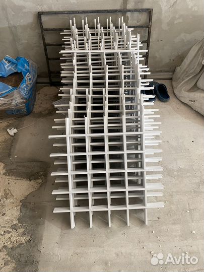 Потолок грильято белый 100х100 б/у