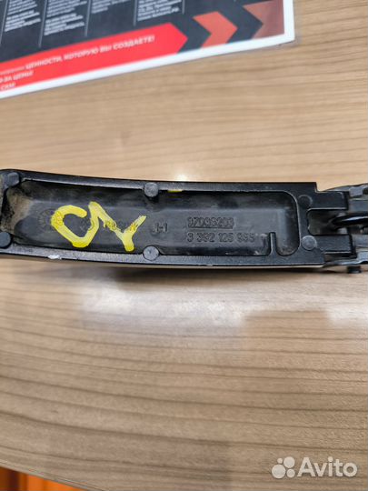 Поводок стеклоочистителя передний правый F. Focus