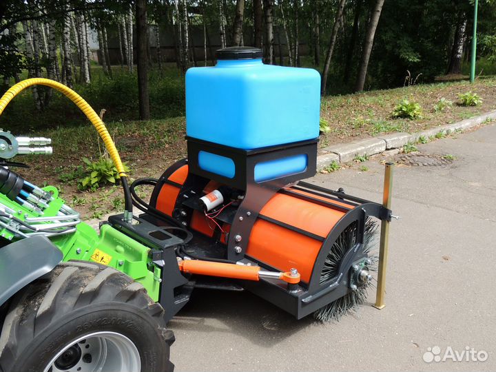 Щетка 1300 мм для мини-трактора Avant