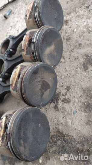 Поршни Nissan Serena C23