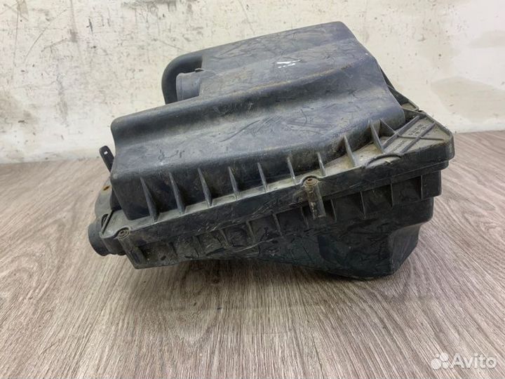 Корпус воздушного фильтра Opel Zafira B Z18XE