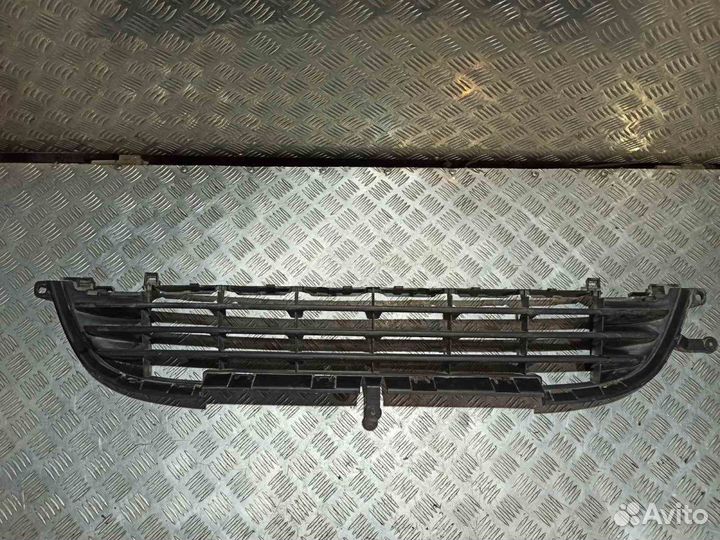Решетка бампера 207 (06-12) пер б\у (арт. 9688074377)