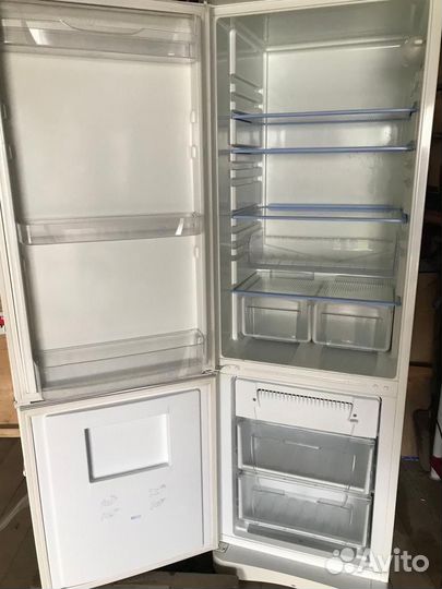 Холодильник Indesit