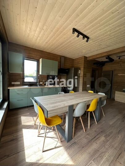 Дом 196 м² на участке 12,5 сот.