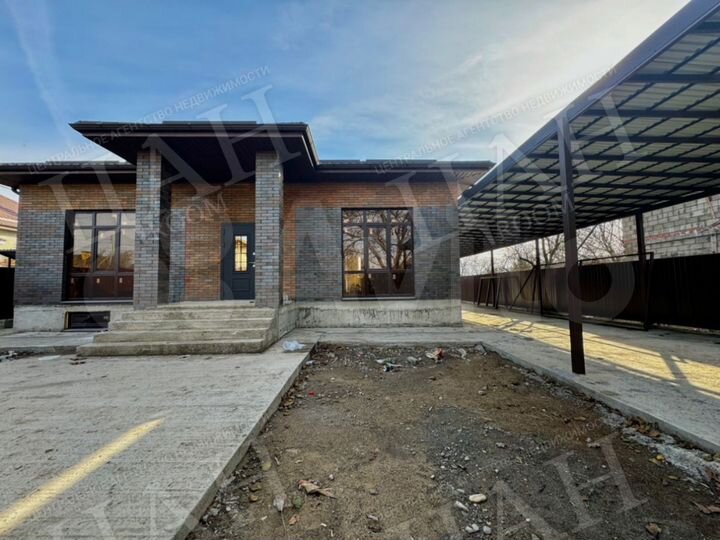 Дом 1486 м² на участке 6,2 сот.