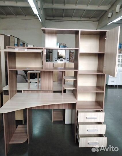 Компьютерный стол №6 ясень шимо