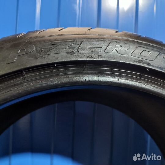 Pirelli P Zero 275/35 R20