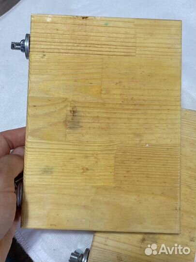 Деревянные полочки в клетку