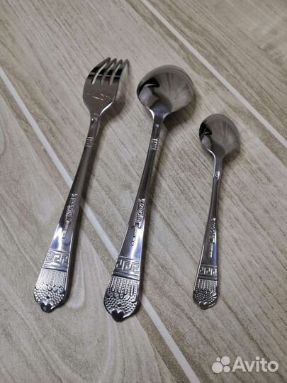 Набор столовых приборов на 12 персон