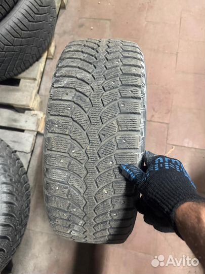 Bridgestone Blizzak Spike-01 205/55 R16