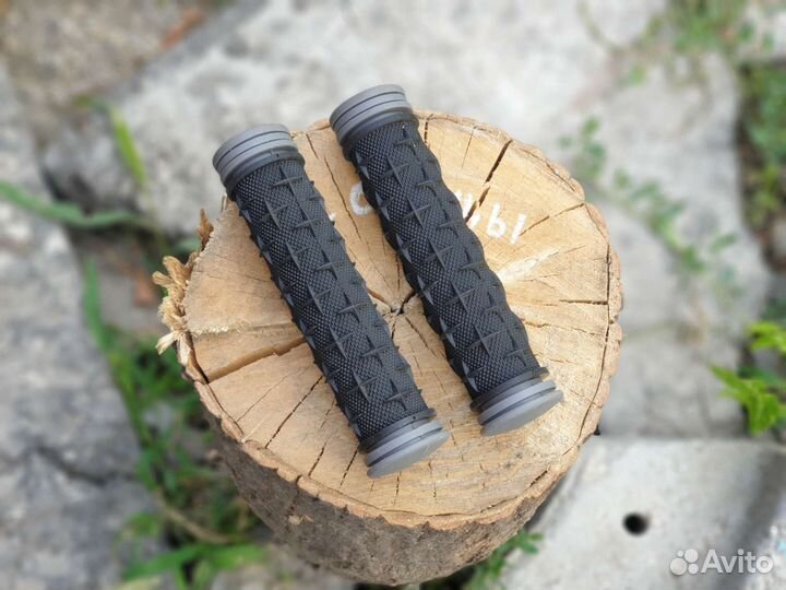 Грипсы на руль велосипеда