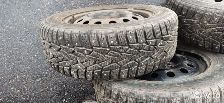 Nokian Tyres Hakkapeliitta 7 195/60 R15 92T
