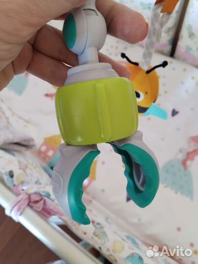 Игрушка на кроватку