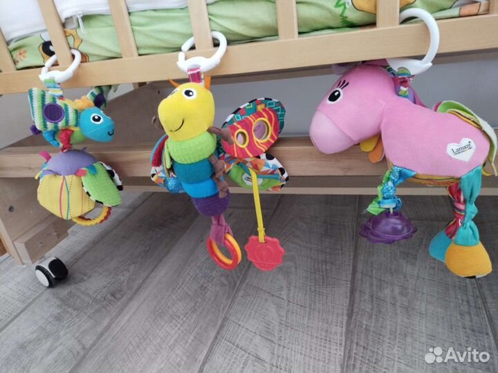 Развивающие игрушки для малышей пакетом Lamaze