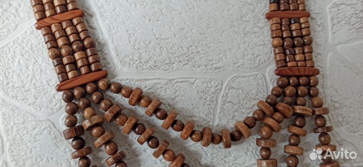 Бусы из дерева