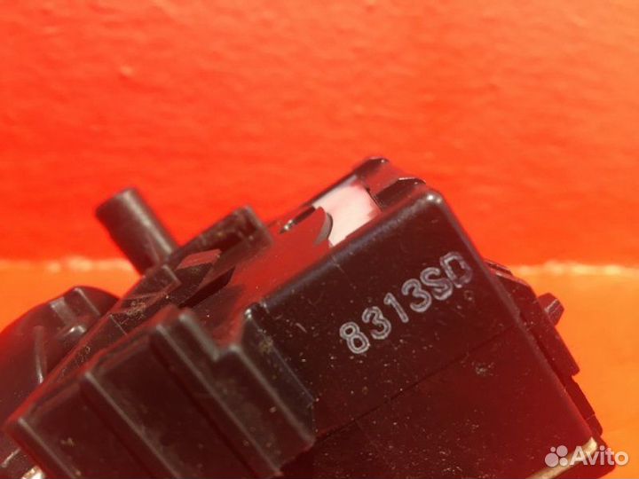 Переключатель подрулевой правый Suzuki Splash 1