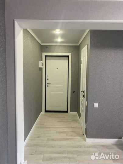 Монтаж плинтусов и напольных покрытий