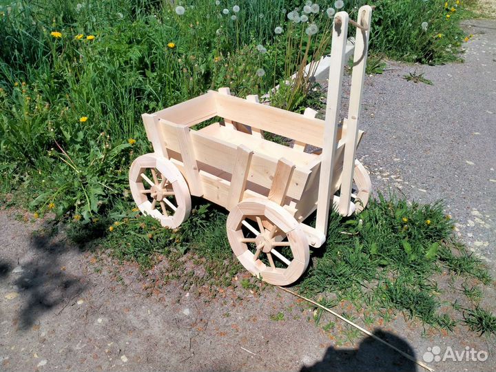 Тележка декоративная
