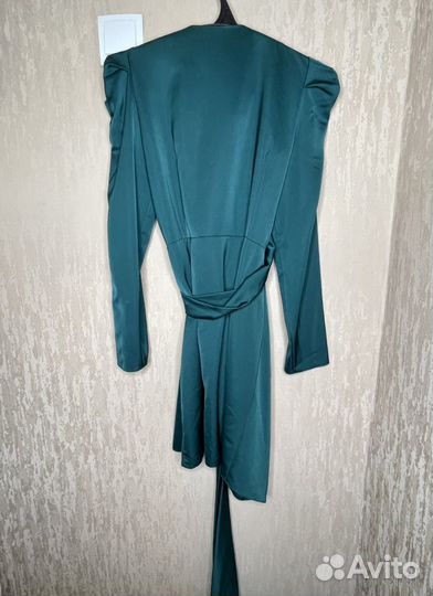 Платье вечернее на Новый год праздник изумрудное