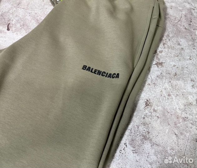 Спортивные костюмы Balenciaga