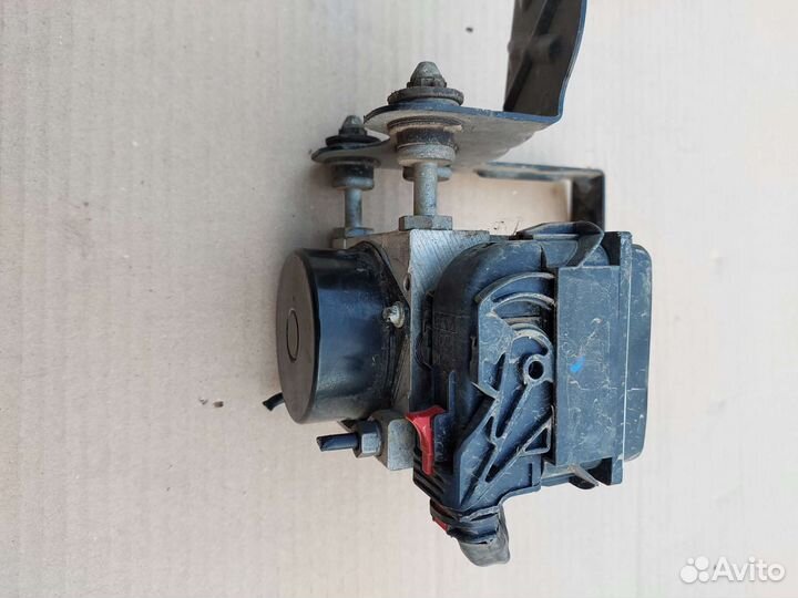 Блок ABS Skoda Fabia 2 6R0907379S