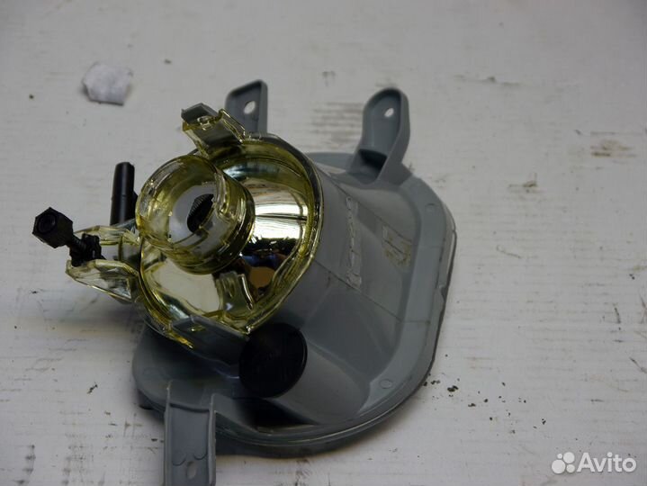 Фара противотуманная правая Вольво