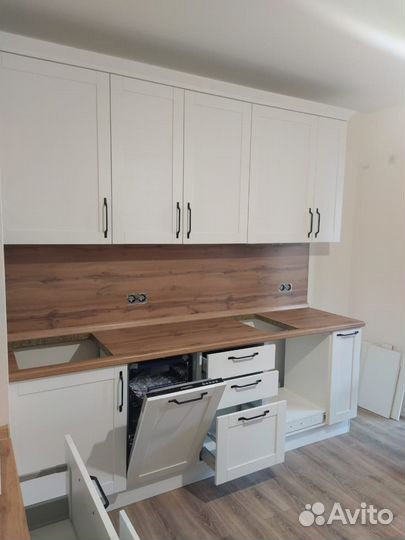 Кухонный гарнитур в современном стиле