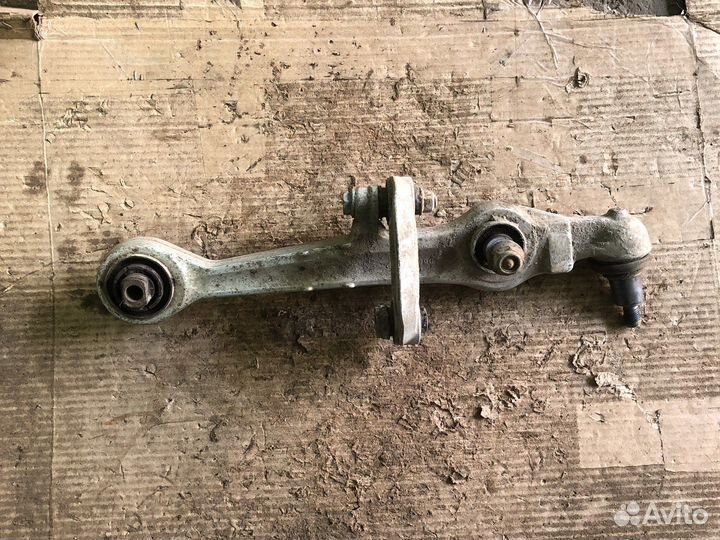 Skoda superb рычаг