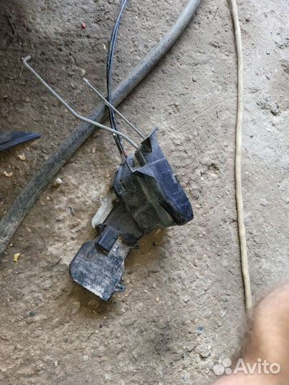 Замок водительской двери на мазду 6