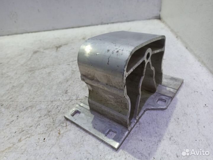 Кронштейн усилителя заднего бампера