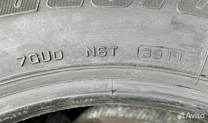 Bridgestone Blizzak LM-30 215/55 R16
