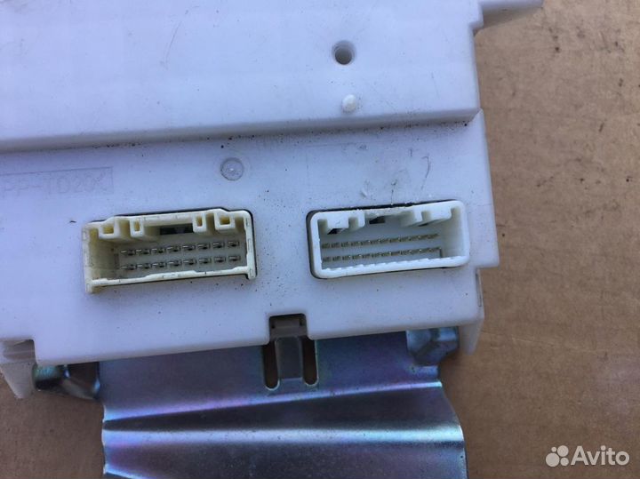 Блок комфорта Mazda 3 BL