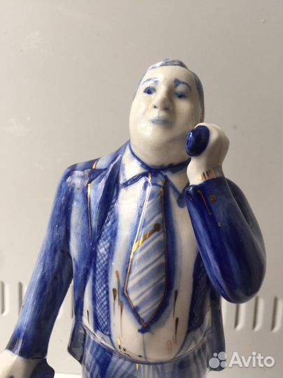 Статуэтка фарфор. Гжель