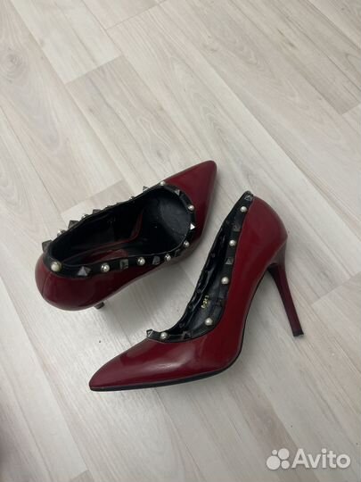 Обувь шпилька